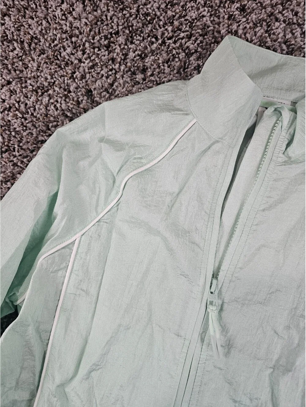 Athleta Girl Daybreak Jacket in a light green color Sz L (12) Zip Up